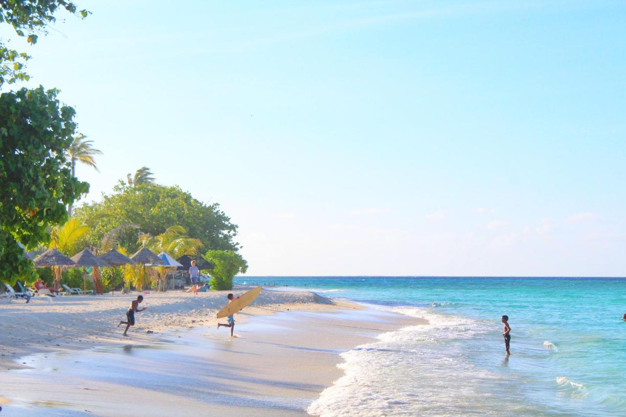 Готель Gurus Maldives At Gulhi Island Екстер'єр фото